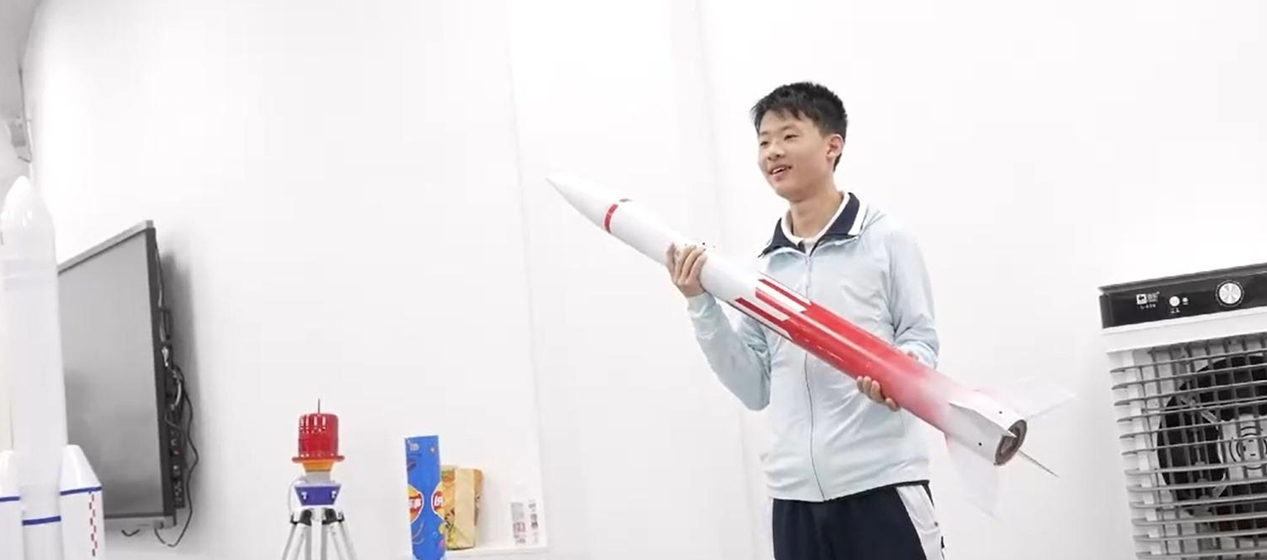 Chefkonstrukteur der ersten von chinesischen Schülern entwickelten Rakete stammt aus Shenzhen